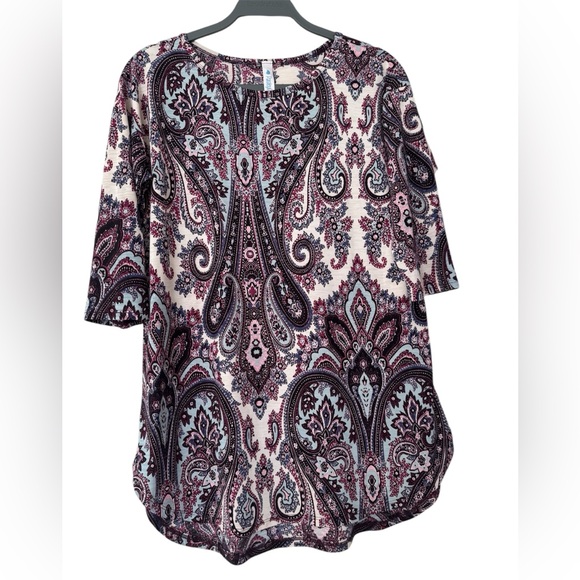 Paisley Grace Tops - Paisley Grace shirt, size S, paisley print ivory background -pinks,blues,burg
